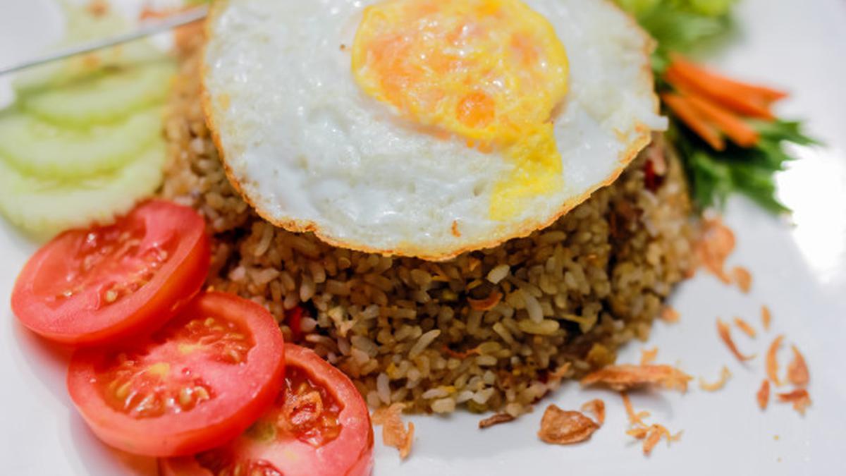 Nasi Goreng Empat Bersaudara: Rahasia Rasa yang Menggoda di Jantung Cilacap